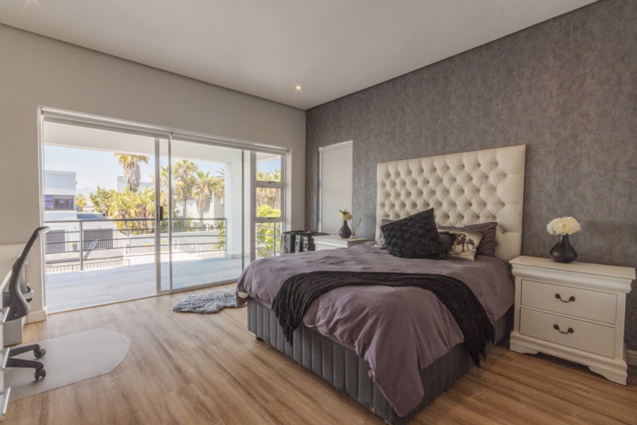 5 Bedroom Property for Sale in Sunset Beach Western Cape